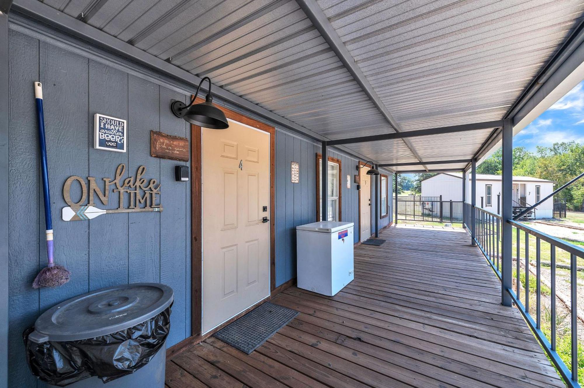 Waterfront Lodge - The Lodges At Fossil Creek Lodge Kingston Bagian luar foto